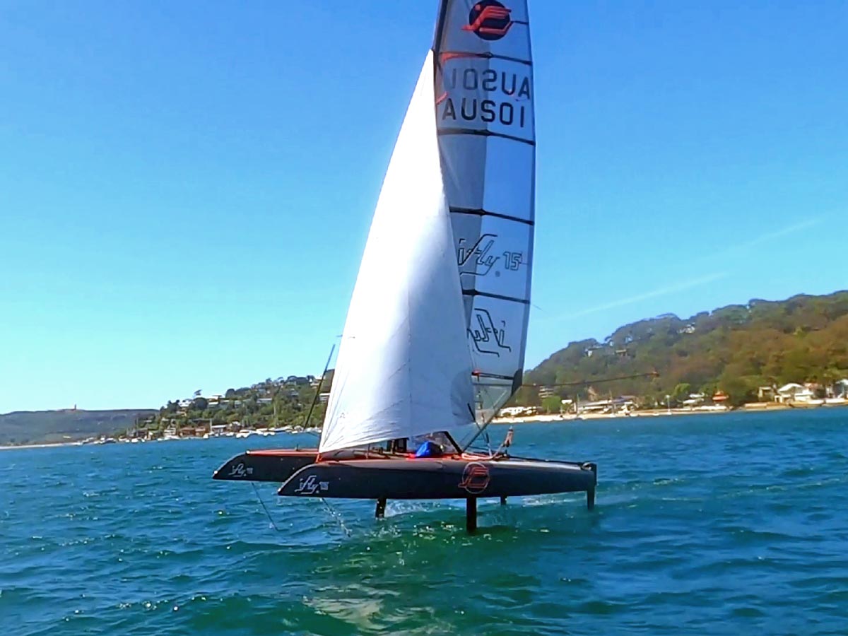 iFLY RAZZOR Pro in Anthracite Gray – high-tech carbon hydrofoil sailboat, engineered for peak performance and extreme wind range, featuring SailGP-inspired technology.